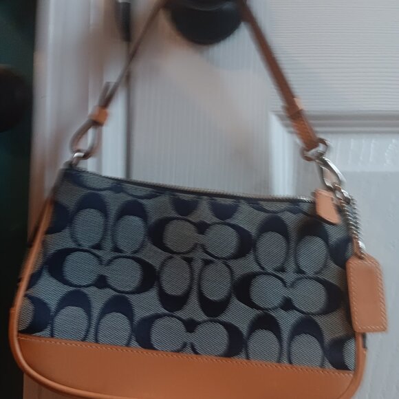 Coach classic canvas/leather purse - Picture 2 of 3